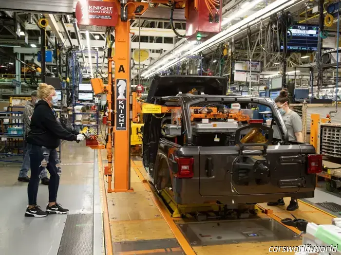El Presidente Del UAW Pide Aranceles De Importación Más Estrictos, Insiste En Que Los Fabricantes De Automóviles Pueden Pagarlos | Carscoops